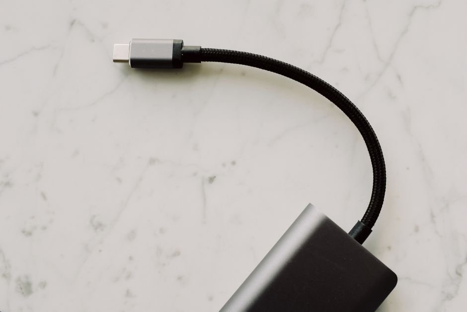 USB4 vs USB-C: What’s Actually Different (and Why It Matters in 2026)