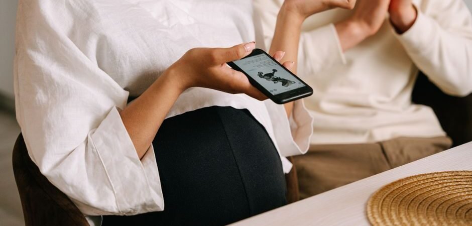How to Hear Your Baby’s Heartbeat at Home with iPhone and AirPods (Live Listen)