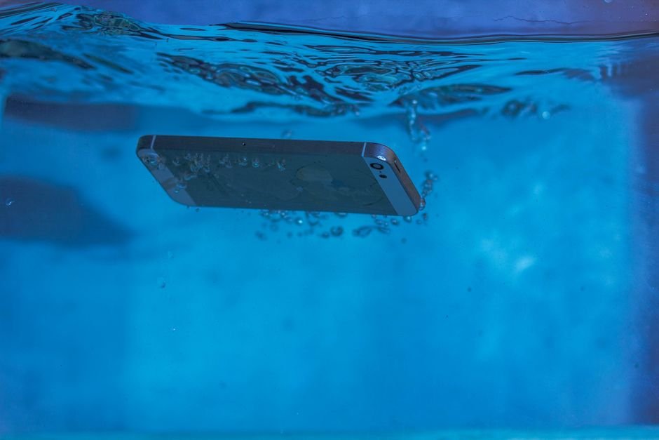 Dropped Your Phone in Water? 4 ‘Fixes’ That Ruin It (and What to Do Instead)