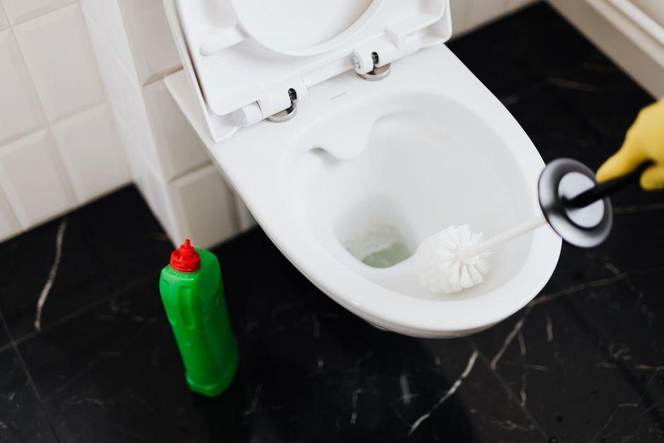 7 Effective Ways to Unclog a Toilet