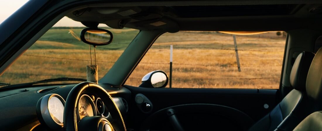 Gas Station Hacks: 5 Fuel-Saving Habits Most Drivers Miss (And When to Fill Up)